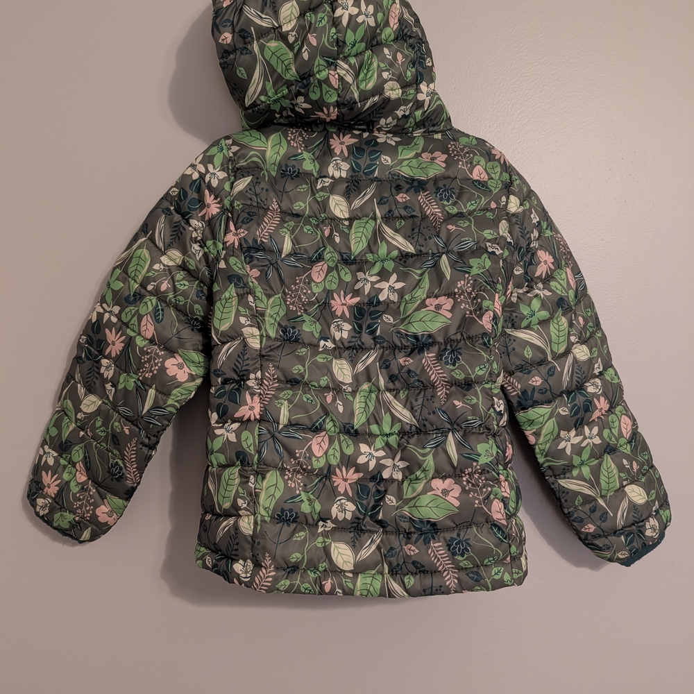 Amazon Essentials Kids Lightweight Hooded Packable Puffer Jacket With Hood - Picture 3 of 4